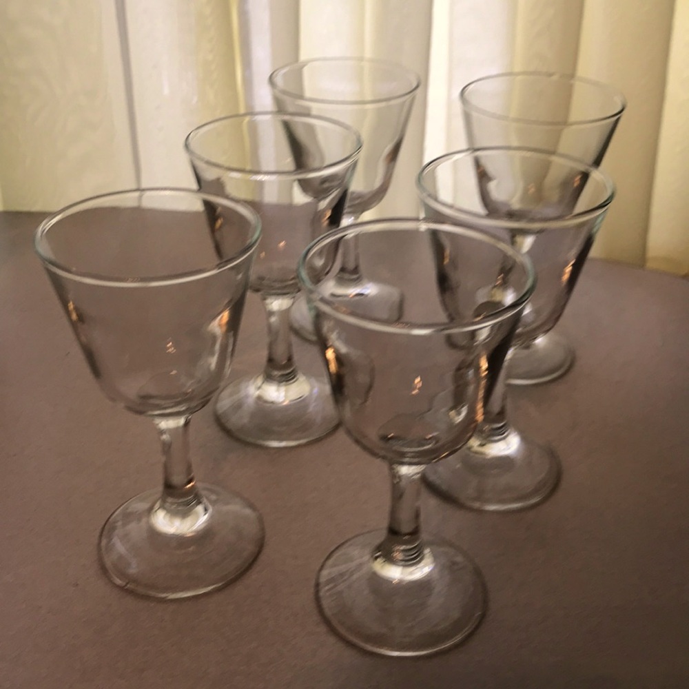 Vintage cordial glasses (6)